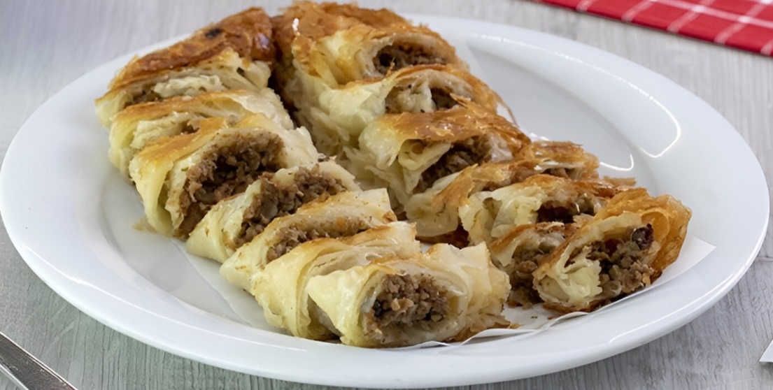 Kıymalı Kol Böreği